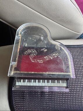 Vintage 1980s Wind-Up Music Playing Piano Home Decor Figurine